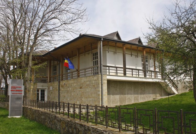 Pe urmele lui Eminescu, la Ipotești și Iași