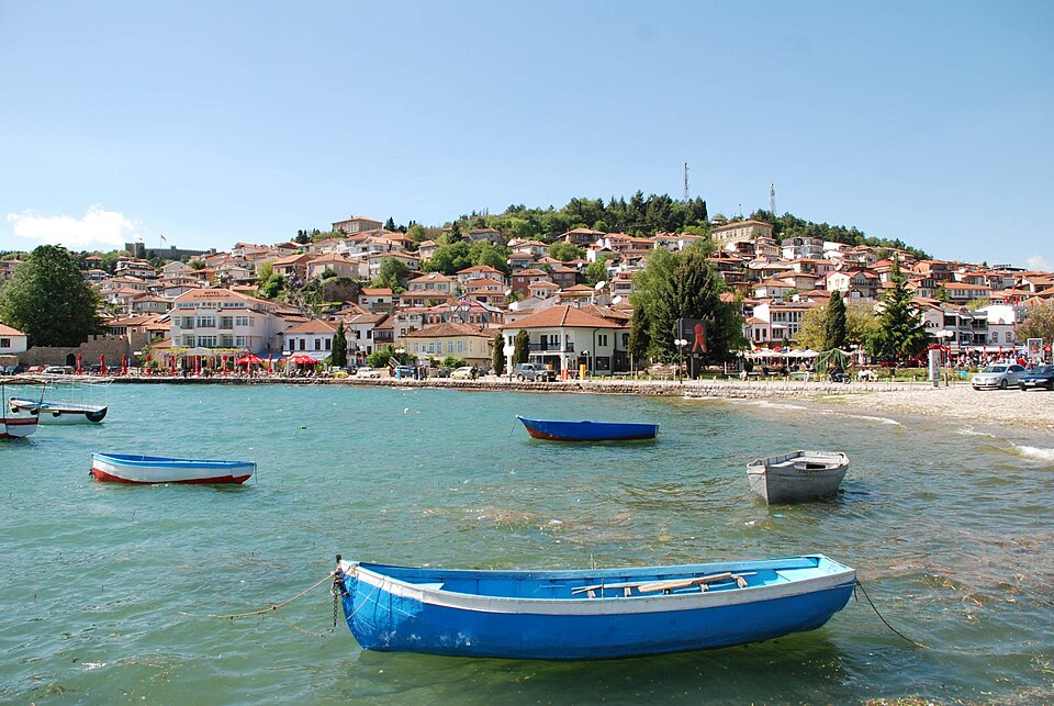 You are currently viewing Către lac, pe ritmuri de Fshatarja Ime